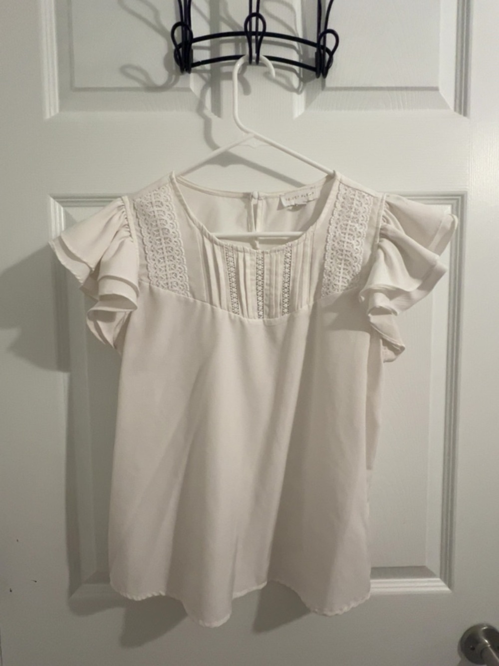 Women’s Cream Lace Yoke Flutter Sleeve Blouse